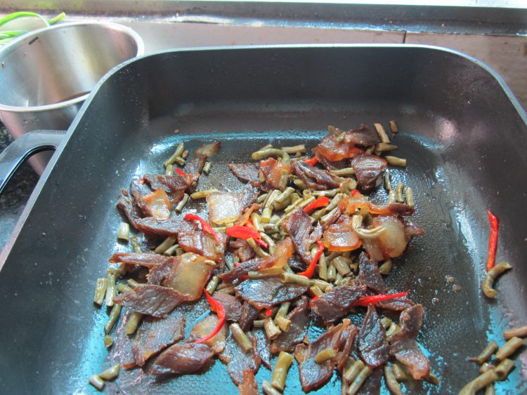 酸辣腊肉步骤6