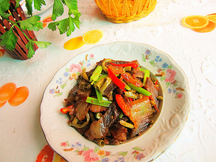 酸辣腊肉步骤9