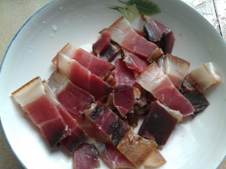 葱香腊肉步骤2