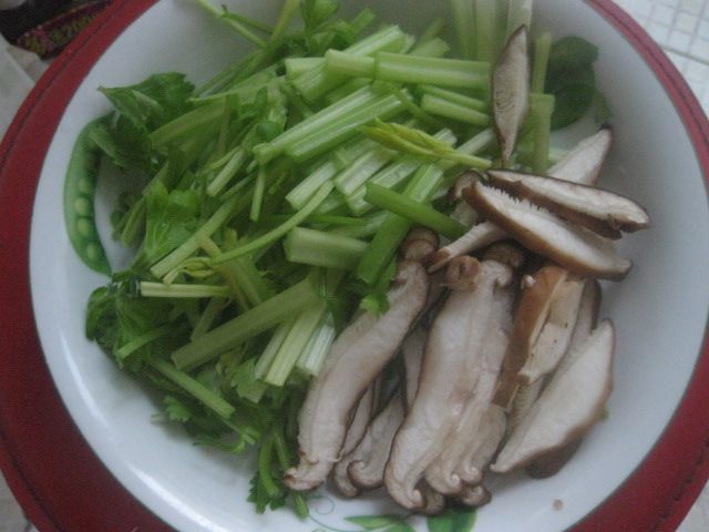芹菜腊肉步骤3