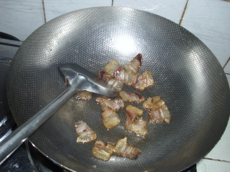 腊肉油菜步骤3