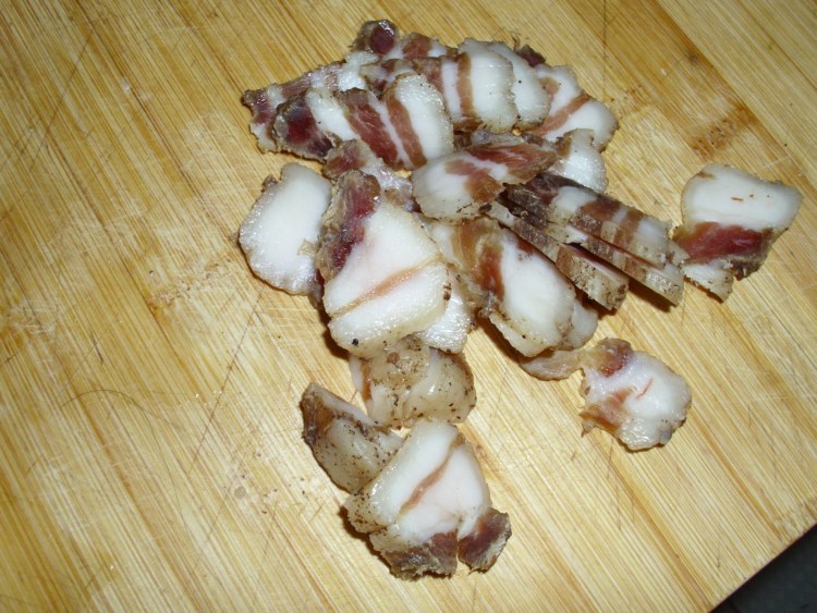 腊肉油菜步骤1