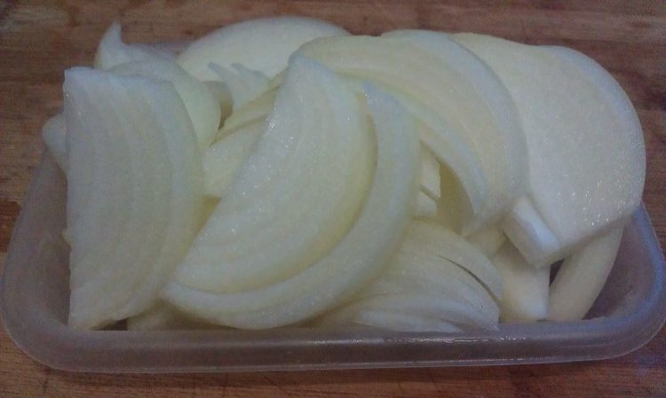 洋葱豆豉炒腊味步骤3
