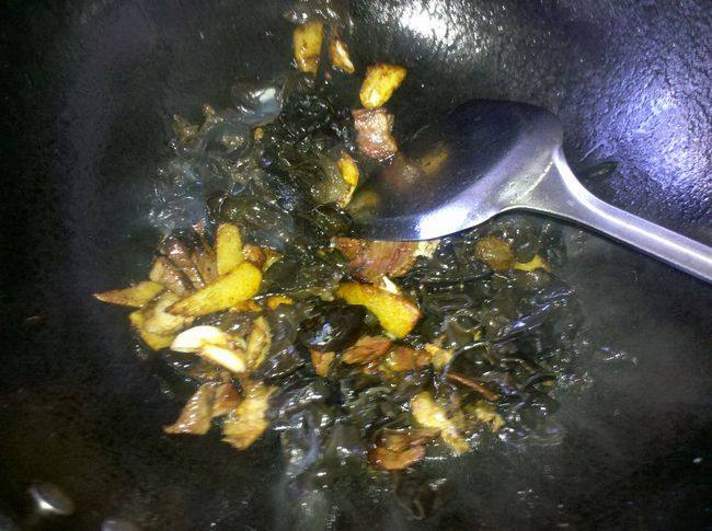 腊肉面片步骤4