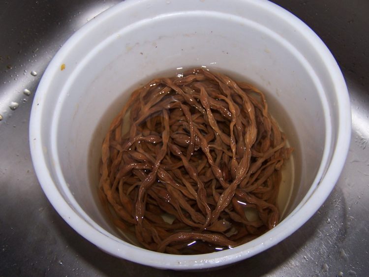 腊肉炒干豇豆步骤1