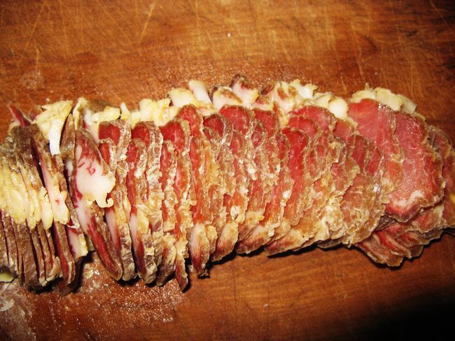 腊肉炒蒜苔豌豆步骤3