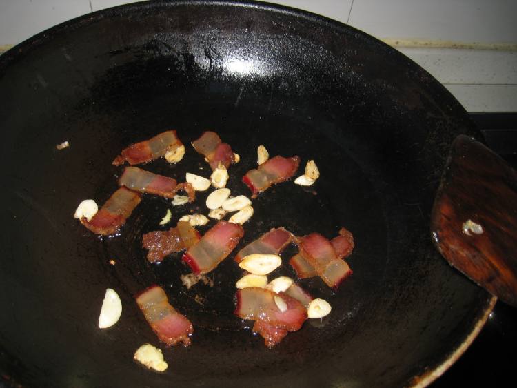腊肉炒青瓜步骤4
