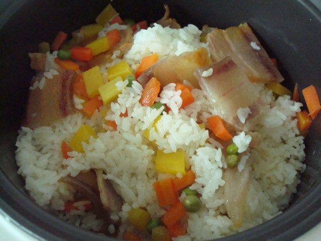 腊肉胡萝卜焖饭步骤13