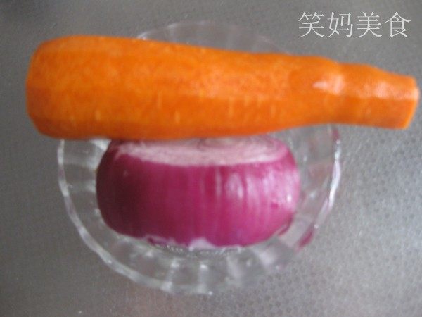 腊肉炒田七步骤2
