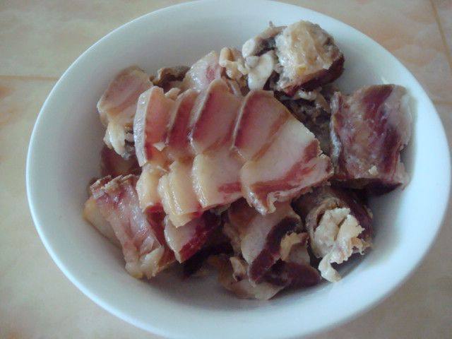 四季豆烧腊肉步骤2
