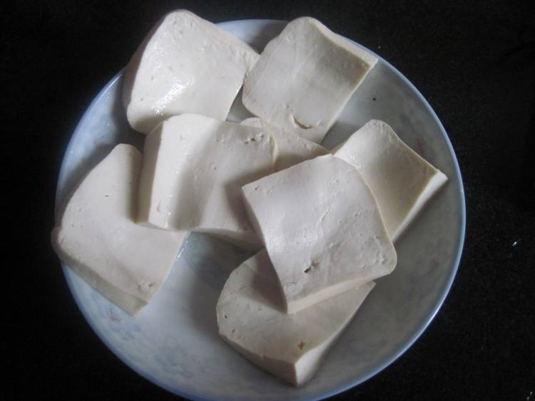 腊肉煎豆腐步骤3