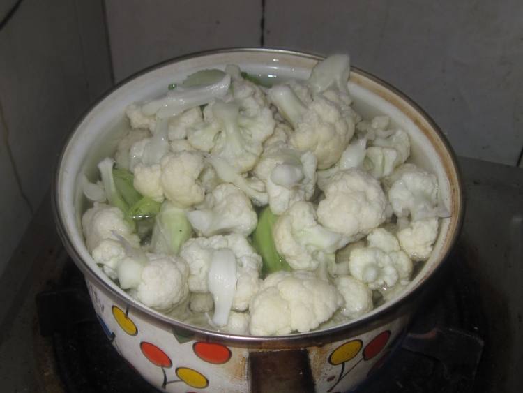 腊肉花菜步骤2