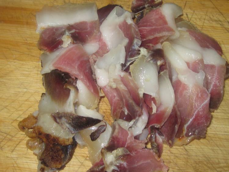 剁椒腊肉炒黄瓜步骤3