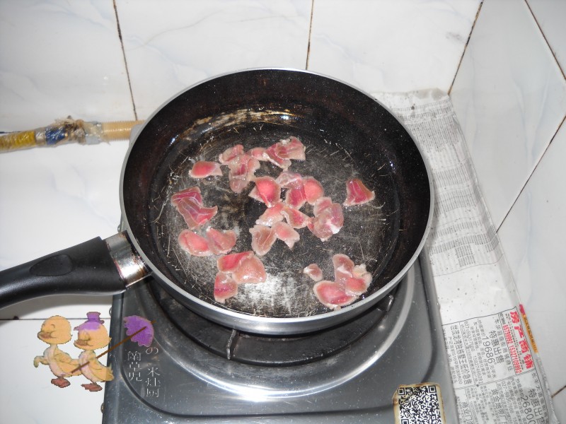 火腿白菜炒花干步骤4