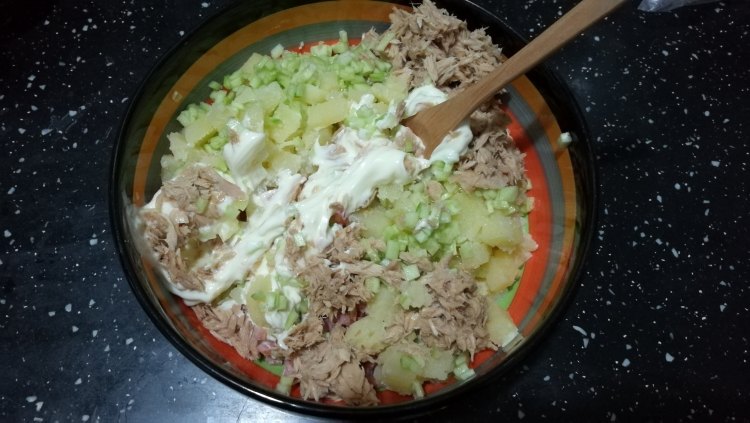 金枪鱼沙拉三明治步骤6