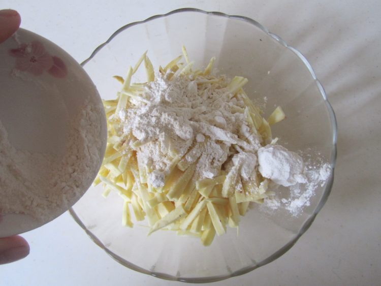 火腿杂蔬红薯披萨步骤3