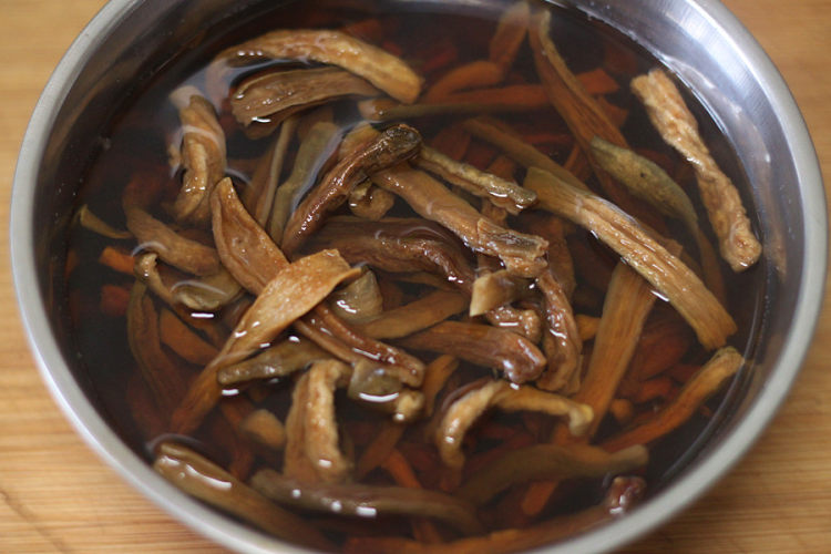 萝卜干青豆炒火腿步骤2