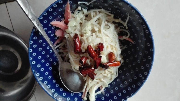 杂拌金针菇步骤5