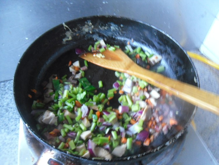 火腿香菇蛋炒饭步骤6