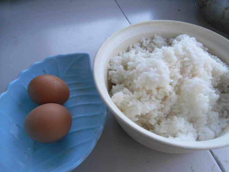 火腿香菇蛋炒饭步骤1