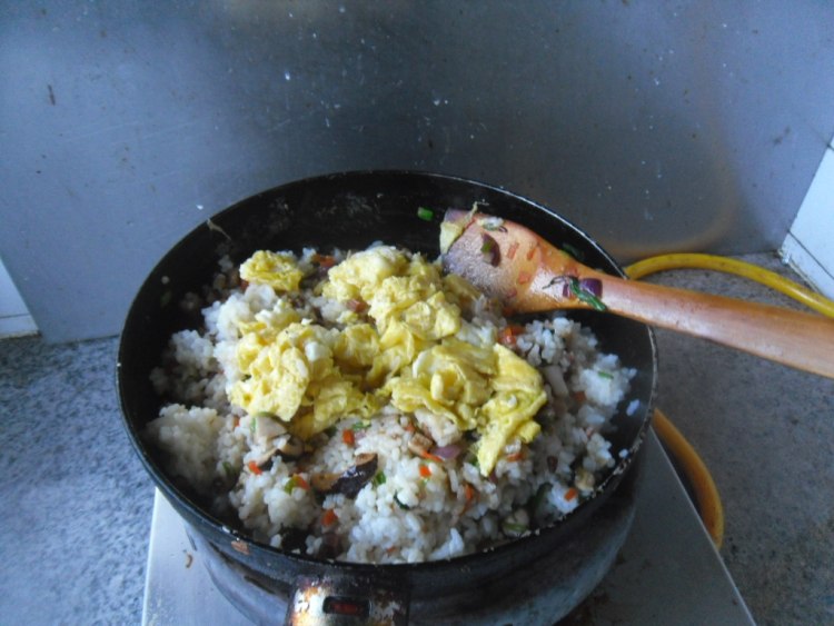 火腿香菇蛋炒饭步骤10