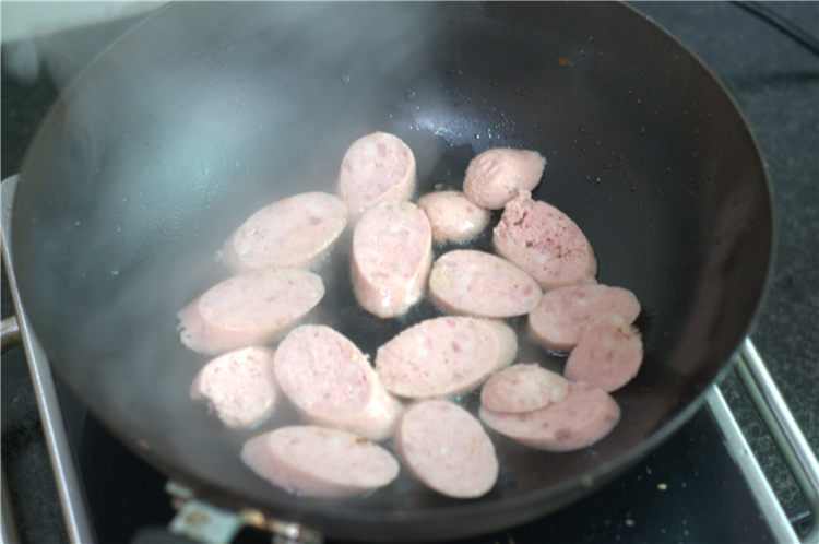 辣炒自制火腿片#本味步骤2