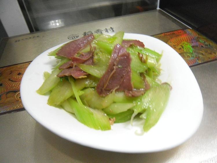 火腿西芹步骤10