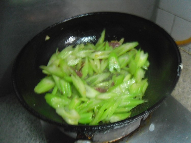 火腿西芹步骤9