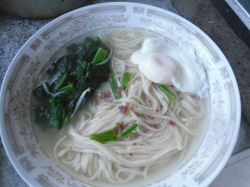 菠菜火腿热汤面步骤11