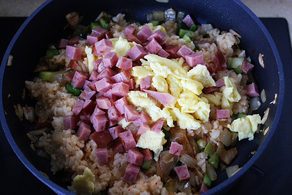 什锦泡菜炒饭步骤12