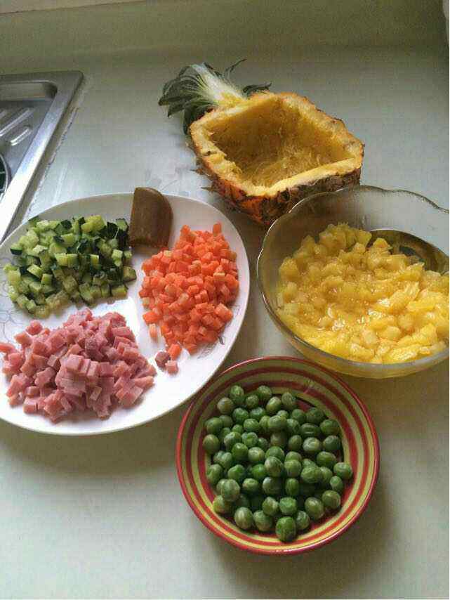 咖喱菠萝炒饭步骤3