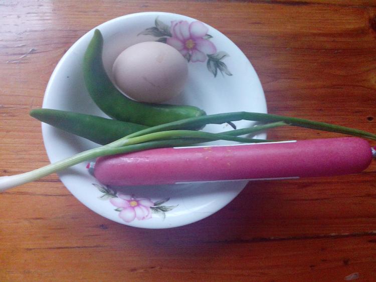 青椒火腿鸡蛋饼步骤1