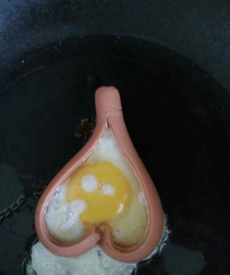 吐司火腿煎蛋步骤6