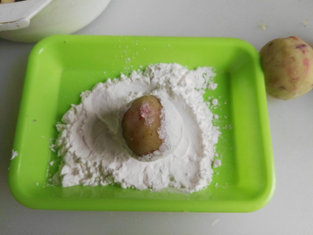 泡面芝士土豆球#小虾步骤11