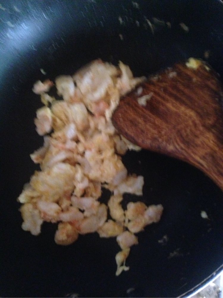 虾仁炒鸡蛋步骤5