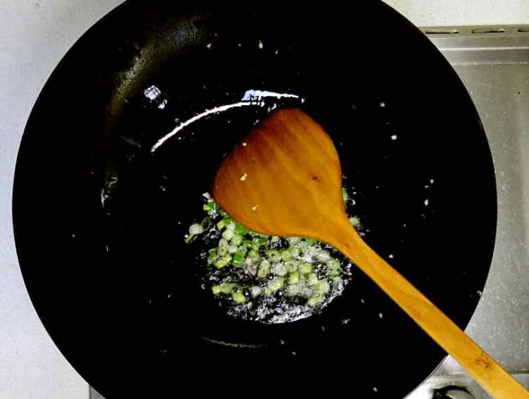 什锦美味蛋炒饭步骤5