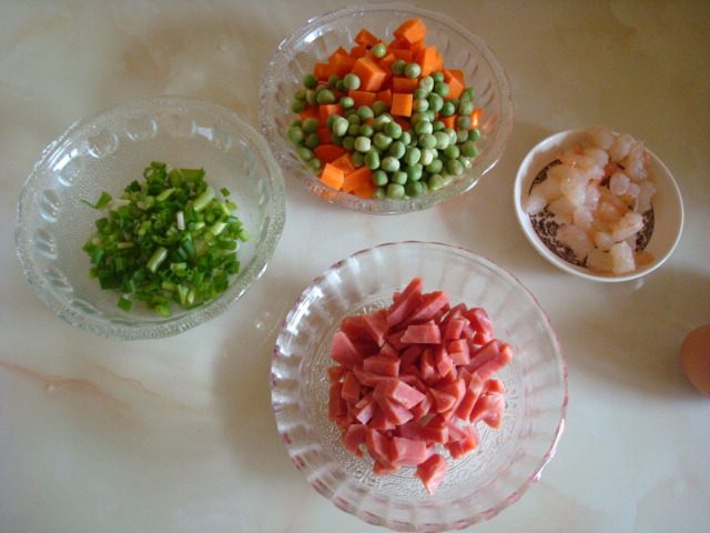 扬州炒饭＃多效护理一步骤2