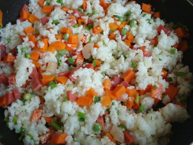 扬州炒饭＃多效护理一步骤7