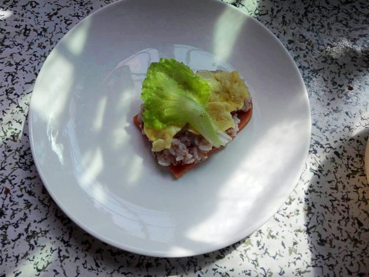 火腿紫菜饭卷步骤6