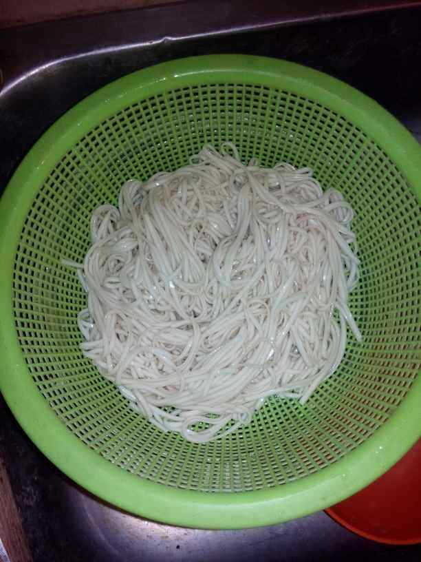 白萝卜火腿炒面步骤3