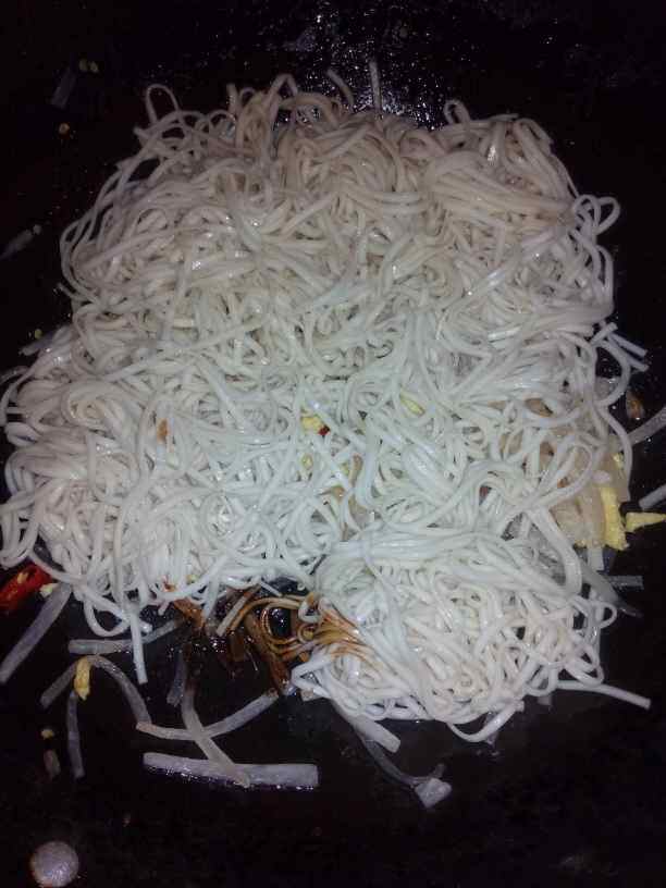 白萝卜火腿炒面步骤11