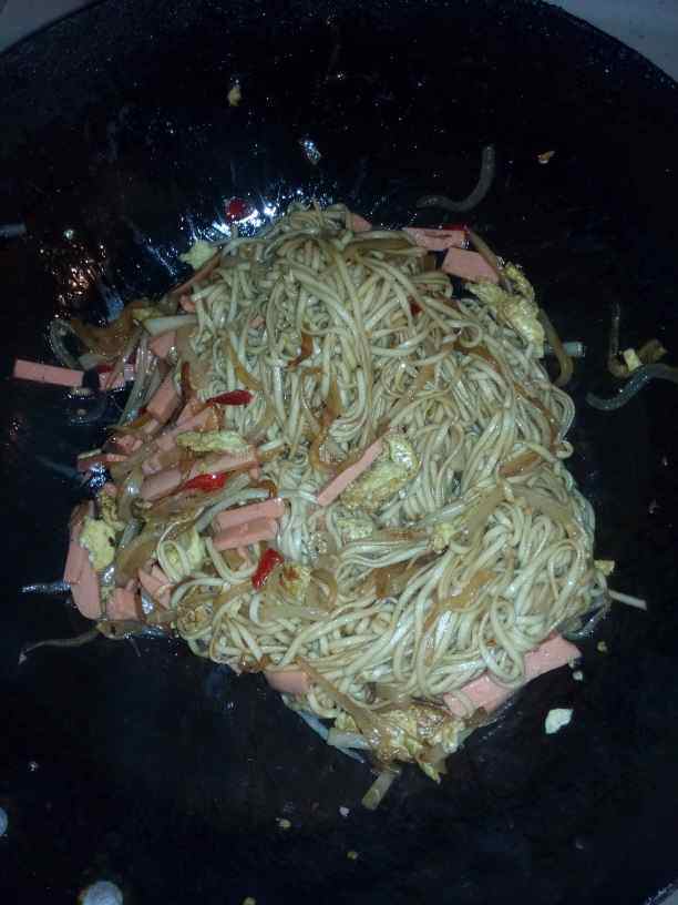 白萝卜火腿炒面步骤14