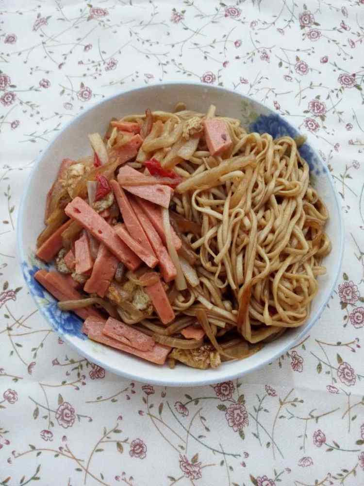白萝卜火腿炒面步骤15