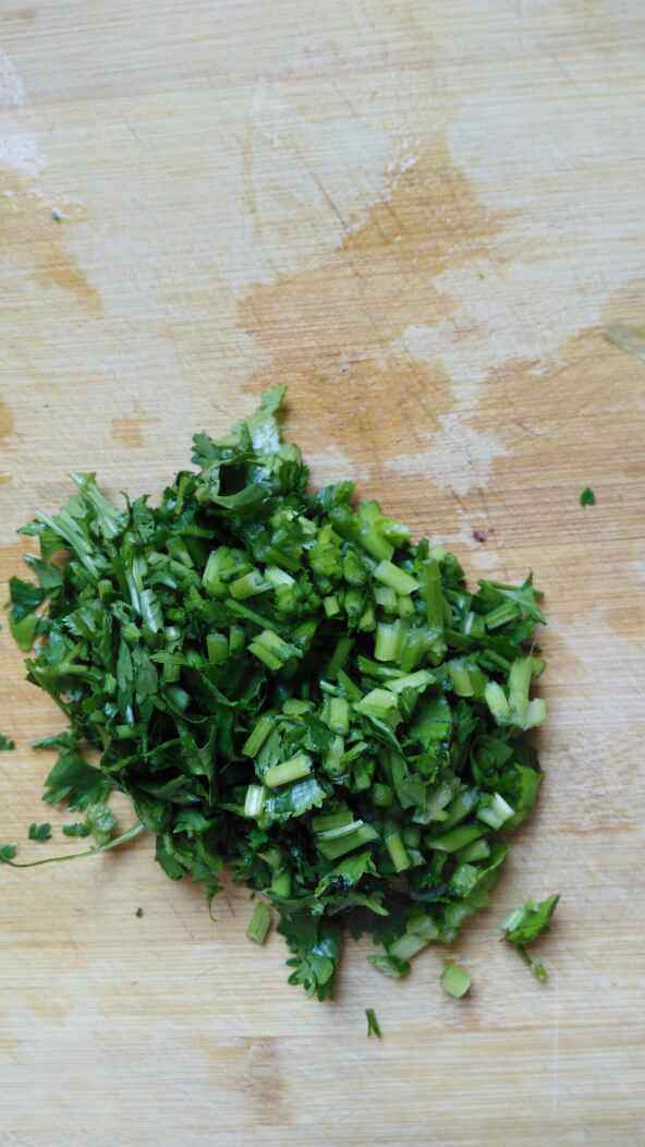 香菜火腿鸡蛋卷步骤2
