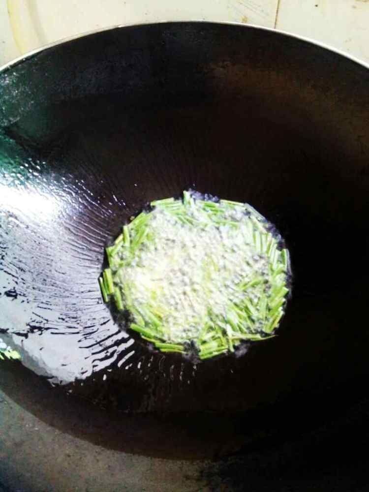 青椒火腿炒饼步骤5