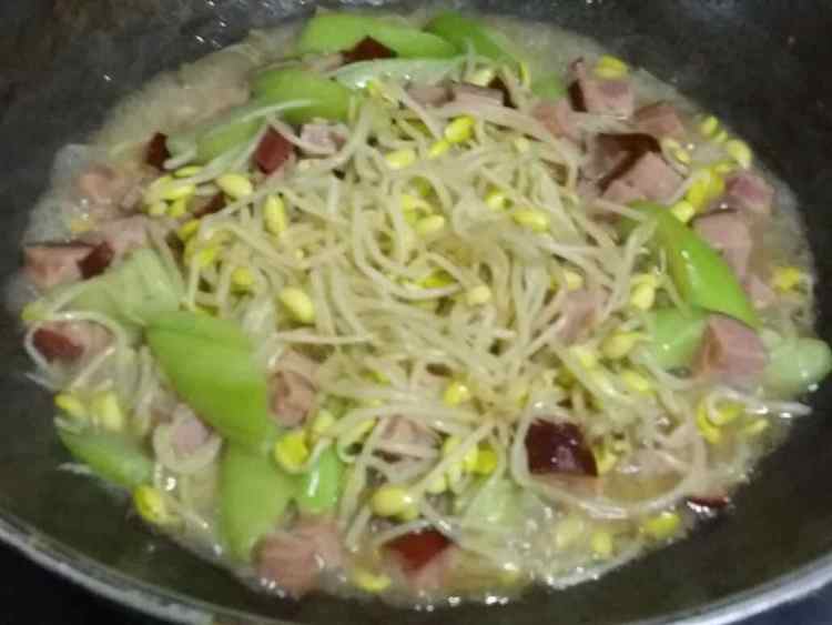 银芽丝瓜火腿丁步骤9