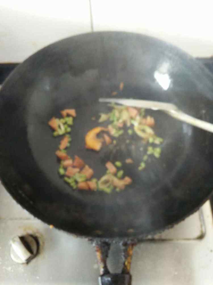 鲜虾蛋炒饭步骤4