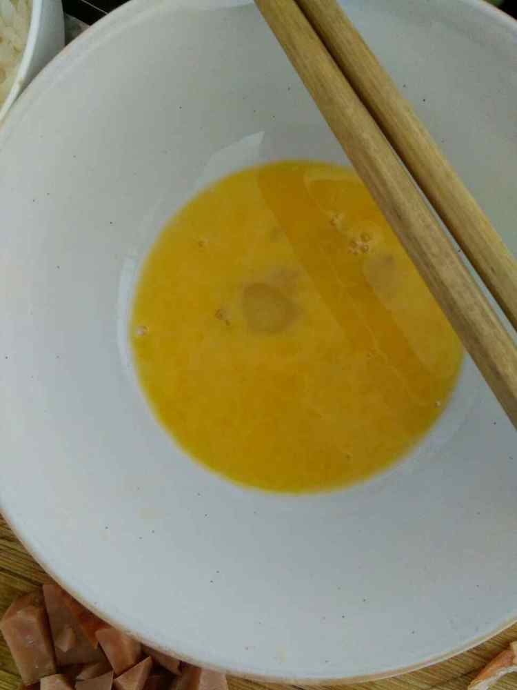 鲜虾蛋炒饭步骤3