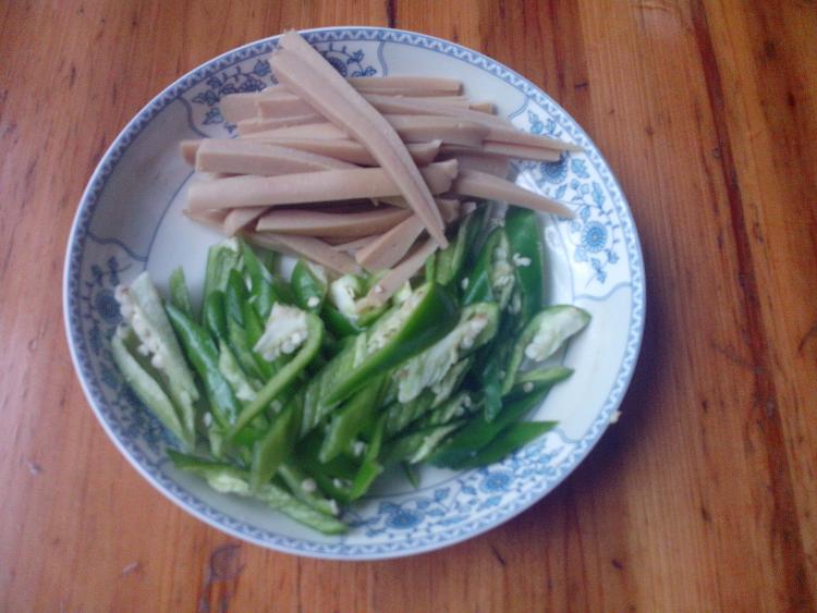 青椒火腿土豆丝步骤2