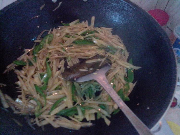 青椒火腿土豆丝步骤9